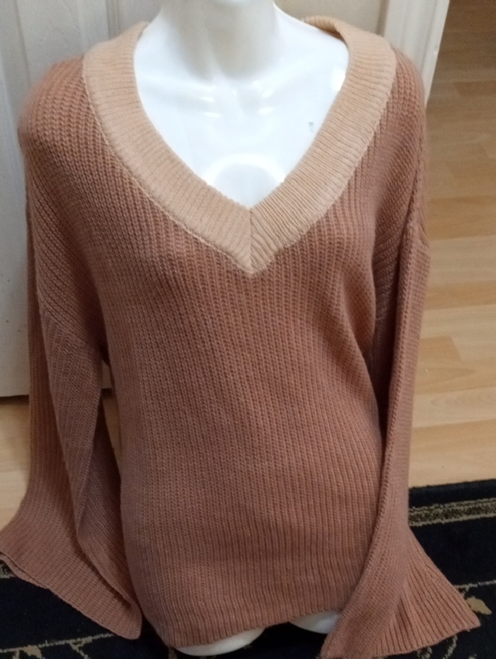 Pretty   V-Neck Knit Sweater in Dusty Rose with Cream Trim